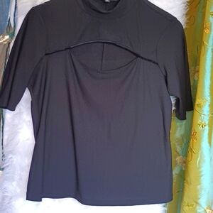 Black blouse, keyhole chest with piping, Medium